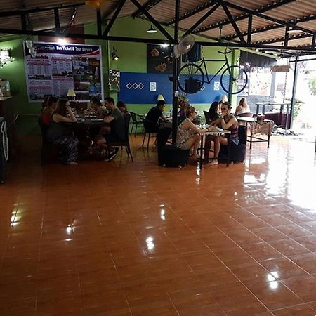 Army Barracks Guesthouse Vang Vieng Esterno foto