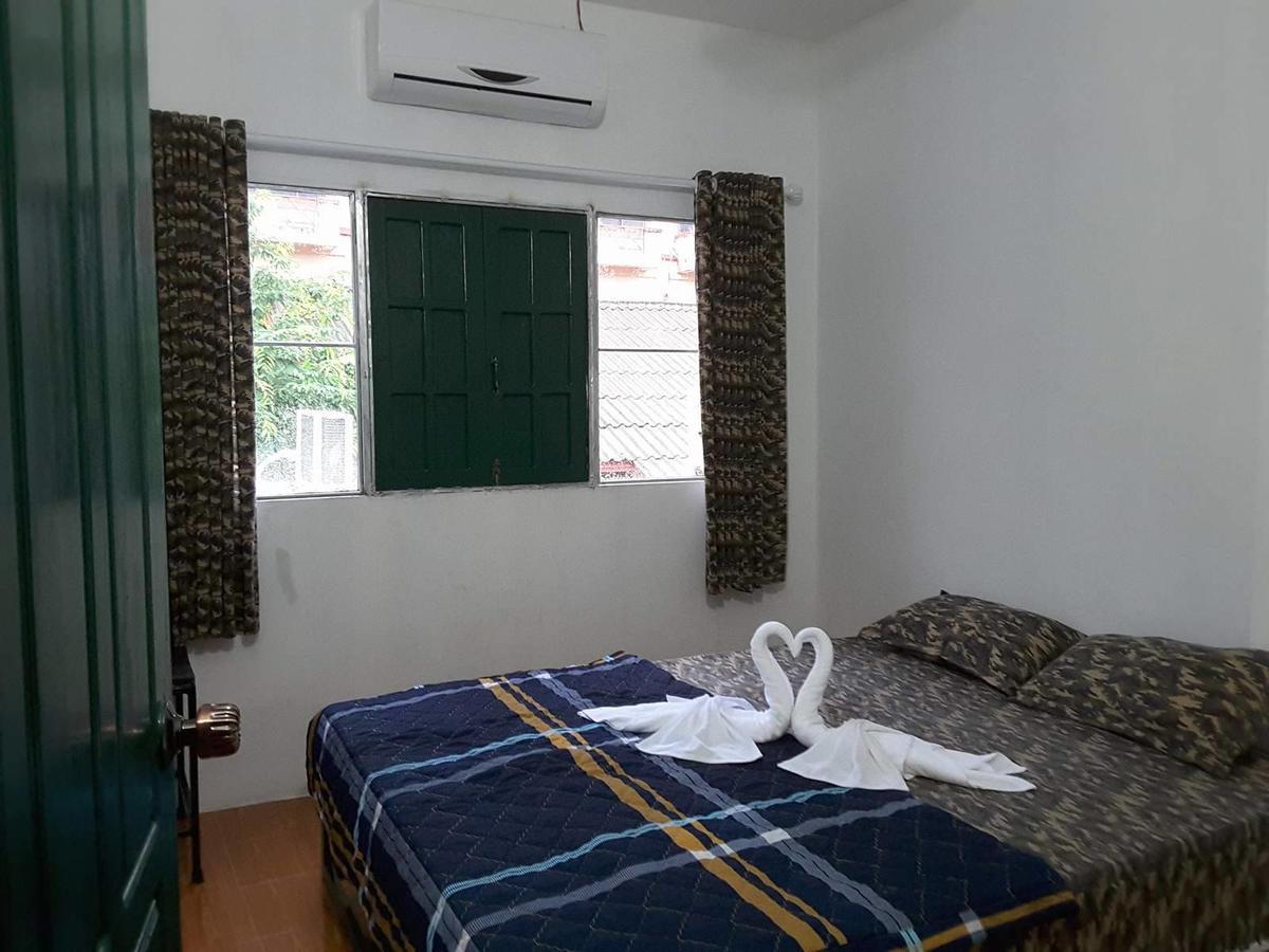 Army Barracks Guesthouse Vang Vieng Esterno foto