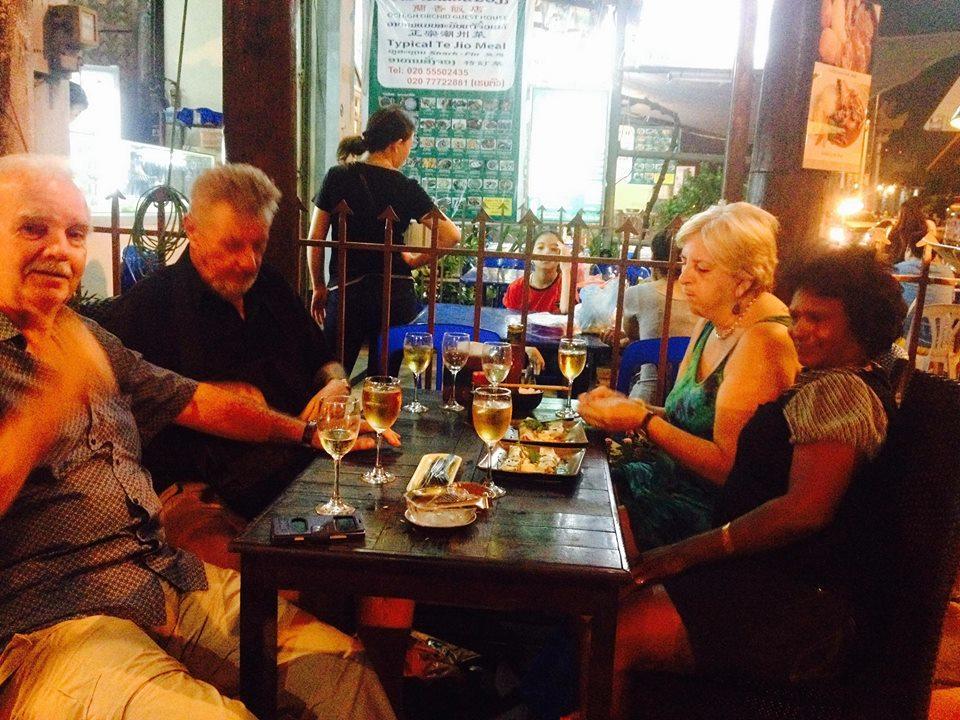 Army Barracks Guesthouse Vang Vieng Esterno foto