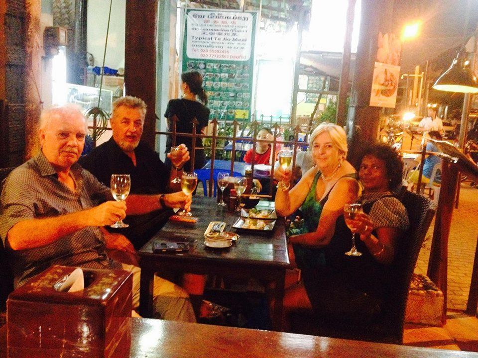 Army Barracks Guesthouse Vang Vieng Esterno foto