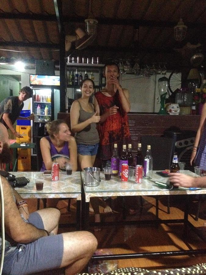 Army Barracks Guesthouse Vang Vieng Esterno foto