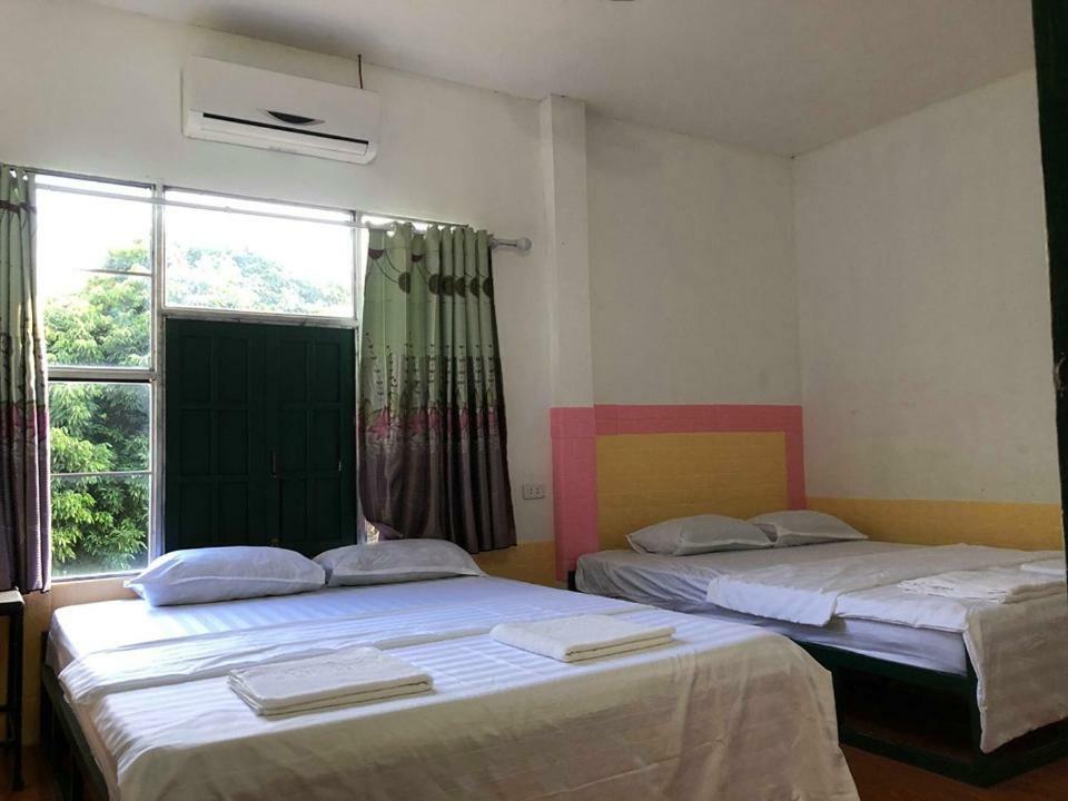 Army Barracks Guesthouse Vang Vieng Esterno foto