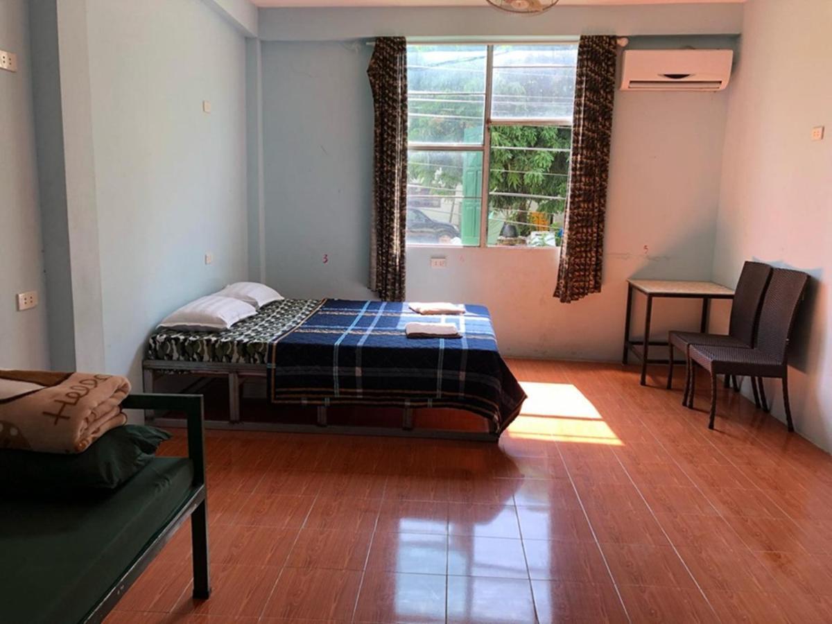 Army Barracks Guesthouse Vang Vieng Esterno foto
