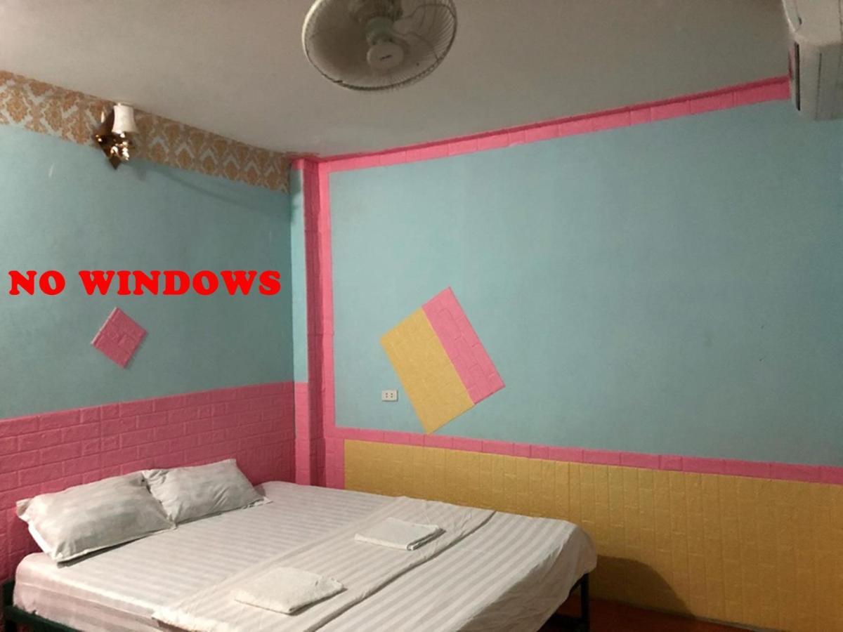 Army Barracks Guesthouse Vang Vieng Esterno foto